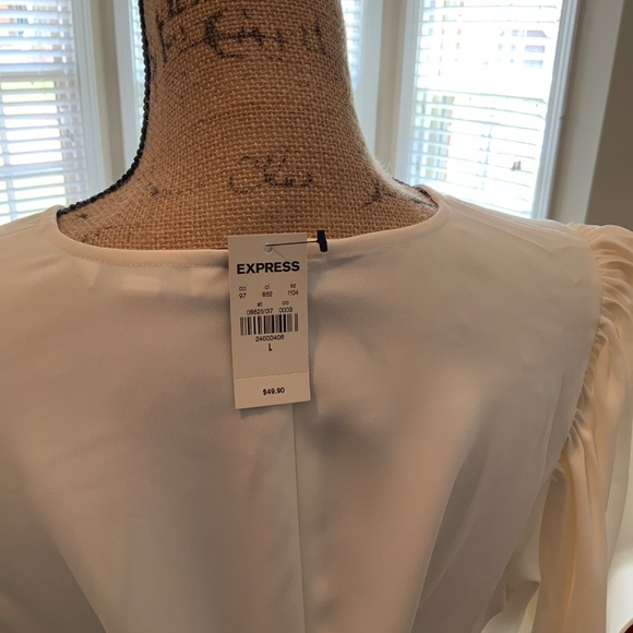 Spring Express Blouse! - Picture 4 of 4